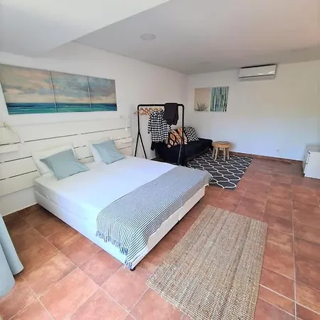 Beautiful Boutique House Near The * Costa de Caparica