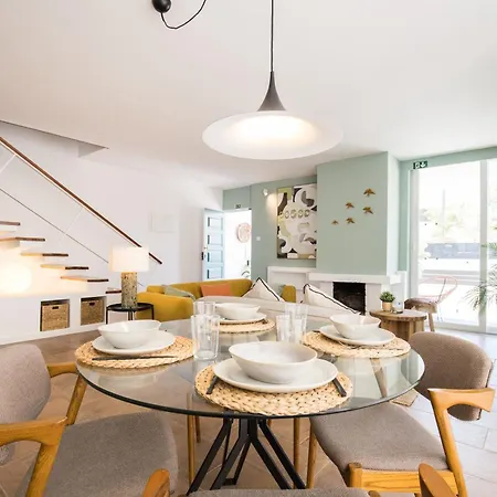 Beautiful Boutique House Near The * Costa de Caparica