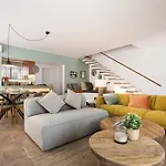 Beautiful Boutique House Near The * Costa da Caparica