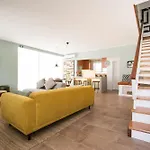 Apartment Beautiful Boutique House Near The