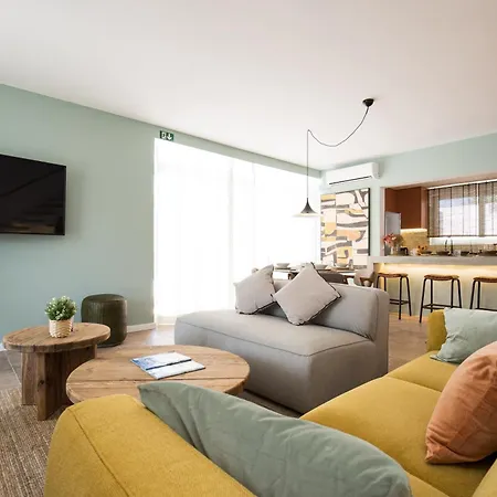 Beautiful Boutique House Near The コスタ・ダ・カパリカ