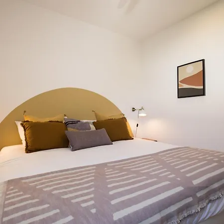 Beautiful Boutique House Near The * Costa da Caparica