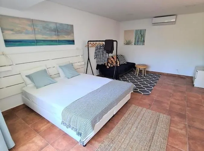 Beautiful Boutique House Near The * Кошта-да-Капарика